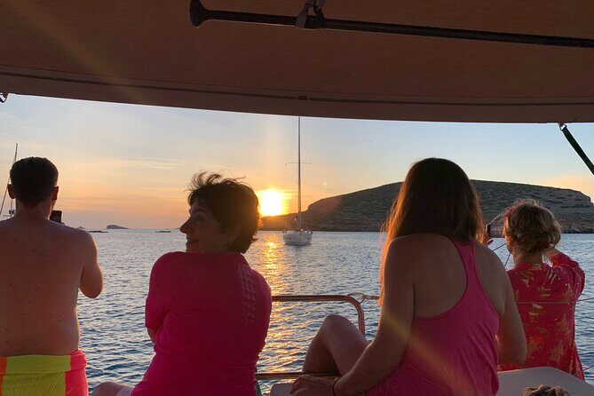 Sunset Private Sailboat Experience in Ibiza - An In-Depth Look at the Sunset Sailing Experience in Ibiza
