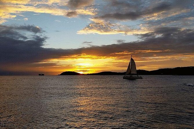 Sunset Sail with Cocktails and Appetizers - Key Points