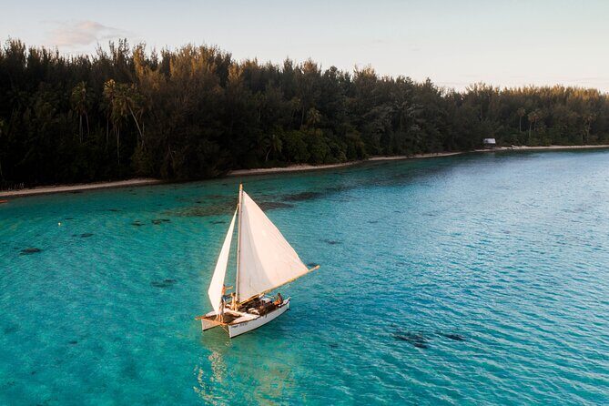 Sunset sailing - Sunset Sailing in Moorea: A Balancing Act of Relaxation and Discovery