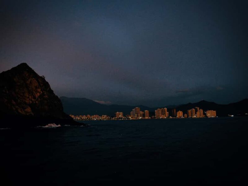 Sunset sailing in Santa Marta - The Sum Up