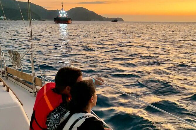 Sunset Sailing Santa Marta Bay - Who Will Love This Tour?