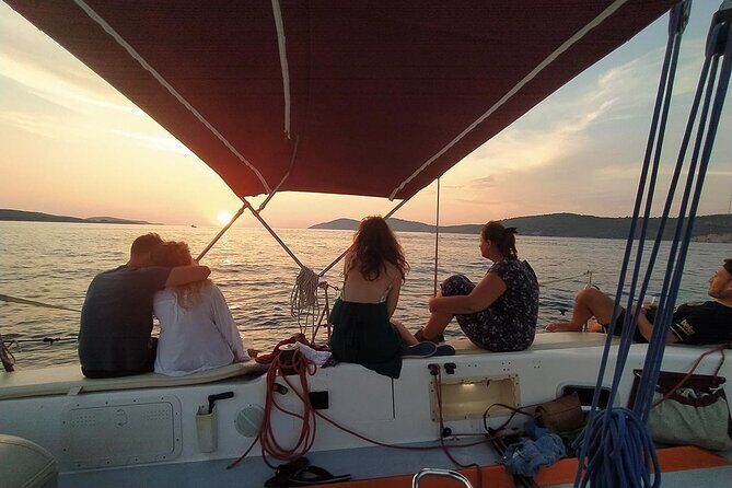 Sunset Sailing Tour on the Pakleni Islands - The Guide and Crew