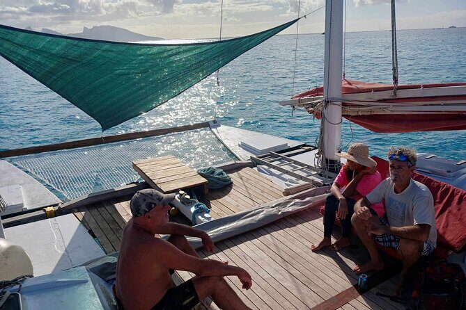 Sunset sailing trip on the Lagoon of Tahiti - The Sum Up