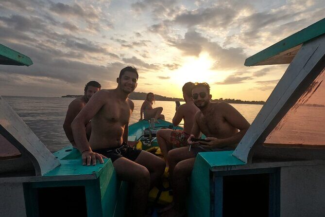 Sunset Snorkeling with Picture & Video in Gili Meno Turtle - Key Points