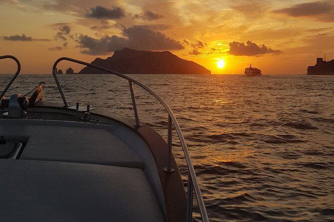 Sunset tour by private boat - FAQs