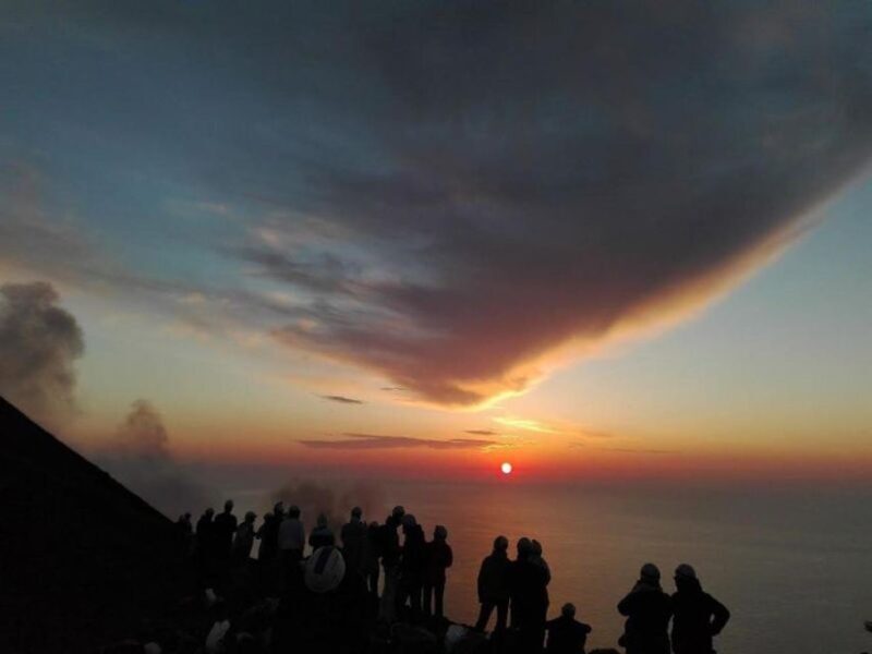 Sunset Trekking on vulcano Stromboli - Sunset Trekking on Vulcano Stromboli