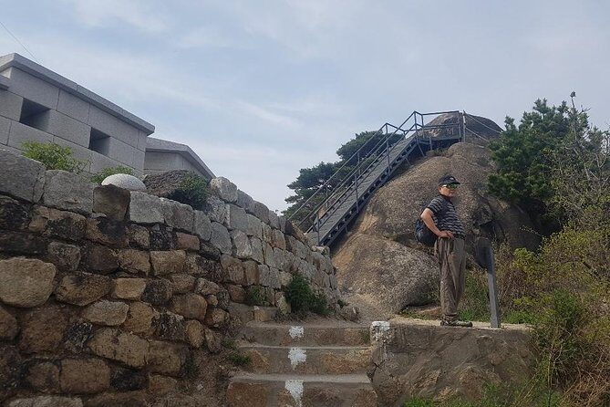 Sunset view & hiking through Seoul Fortress with seafood Market - FAQ