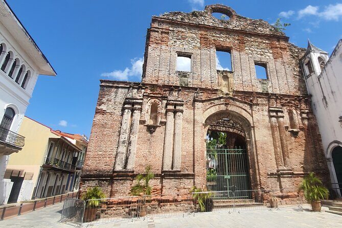 Sunset Walking Tour at Casco Viejo El Chorrillo and the fish market - Why You Should Consider This Tour
