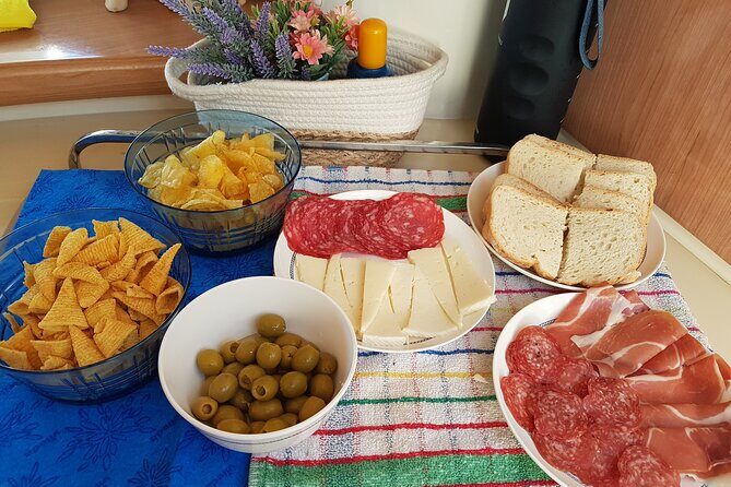 Sunset yacht ride in Barcelona + snacks and drinks - Who Would Love This Experience?