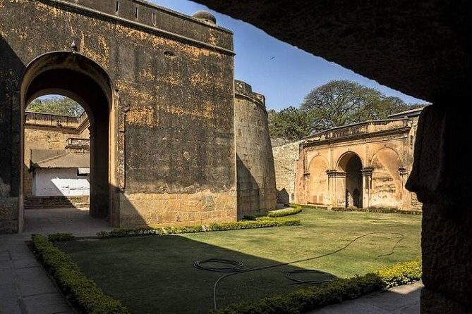 Sunshine Bangalore day tour, Lal Bagh & Tipu Sultan Fort - Stepping Back in Time: Tipu Sultan Fort and Palace
