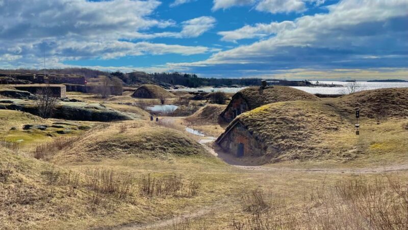 Suomenlinna tour in French with Doro - A Deep Dive into Suomenlinna and Its Guided Tour Experience