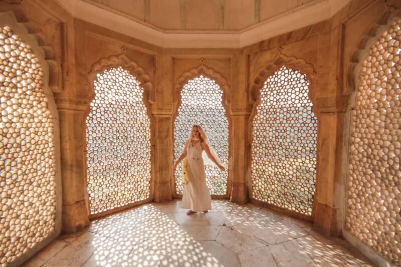 Super Jaipur Tour From Delhi in a Private Car- All Inclusive - FAQs