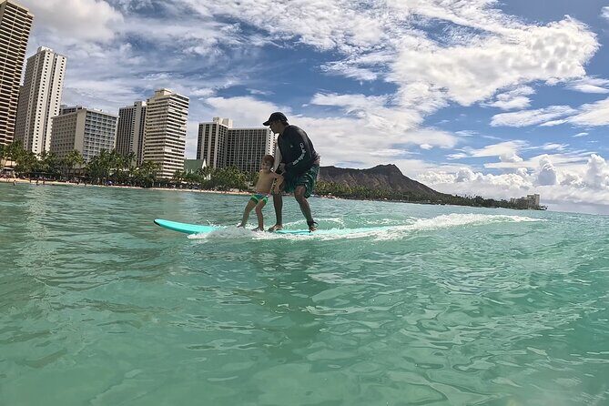 Surf lessons for beginners in Waikiki - A detailed look at the Waikiki surf lesson experience