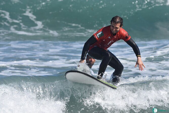 Surf lessons in Famara 9:15-14:30h (4 hours of class) - Who Should Consider This Tour?