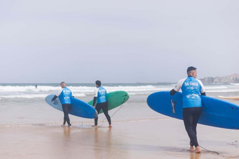 Surfboard rental + wetsuit + 1 surf lesson - Experience the Best of Ericeira Surfing with a Complete Rental and Lesson Package