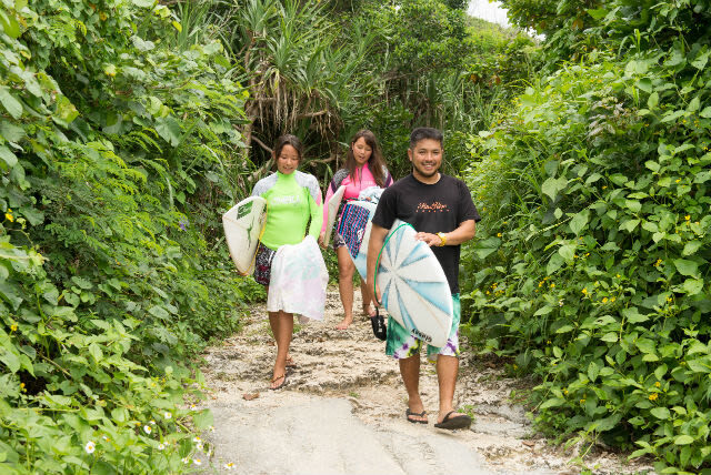 Surfing & Bodyboarding & SUP Experience in Okinawa - Surf lessons begin with a practical land briefing
