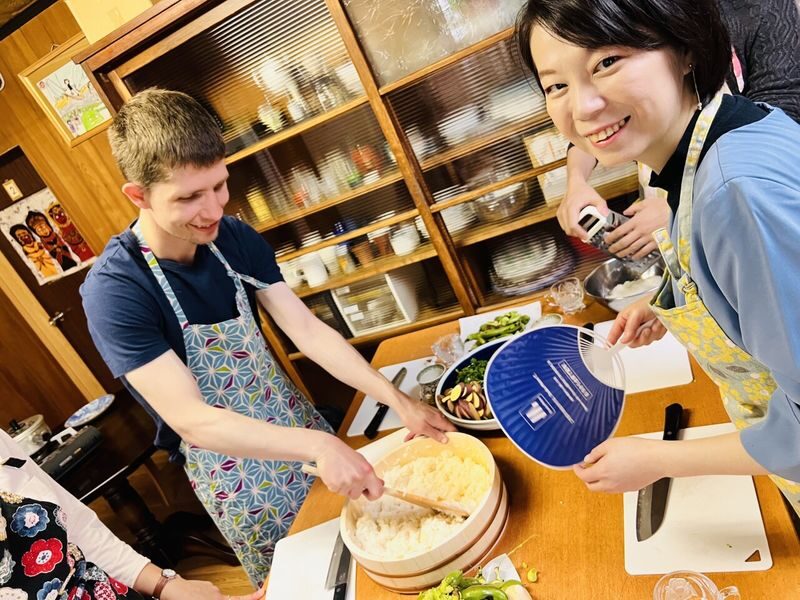 Sushi making class in Osaka: Mastering Sushi (3 Hours) - What Yuki’s teaching adds