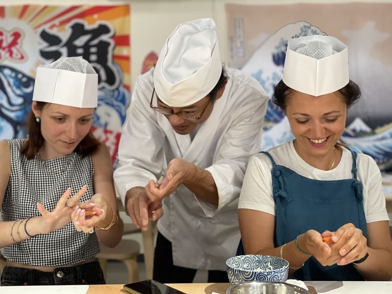 Sushi making class in Tokyo Tsukiji fish market with Pro sushi chef - A hands-on class in the heart of Tsukiji