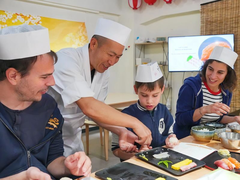 Sushi making class in Tokyo Tsukiji fish market with Pro sushi chef - Making nigiri, rolling sushi and grating wasabi