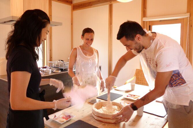 Sushi Making Experience in KYOTO - The Guides and Atmosphere