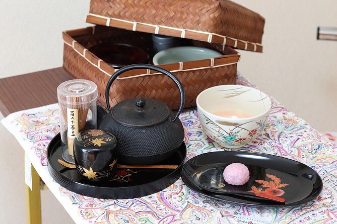 Sushi or Traditional Japanese Cuisine in a Kyoto Home with Emika - Who Will Love This Tour?