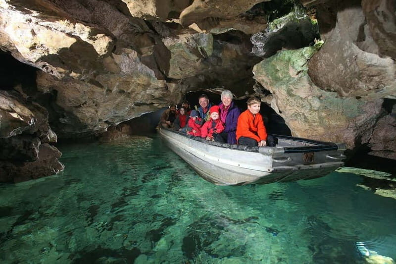 Swabian Jura: Entering the Wimsen Cave by boat - Key Points