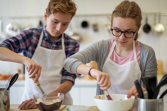Sweet Escape: Create, Bake, and Take Home Your Creations - The Details that Make It Special