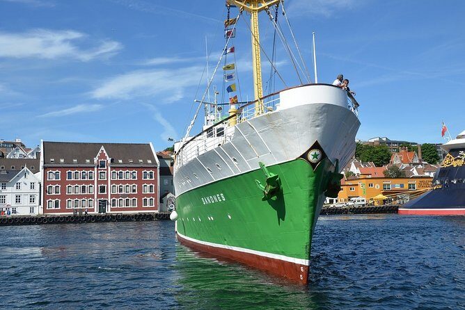 Swords in Rock monument and Stavanger highlights private tour - What to Expect in Terms of Logistics and Value