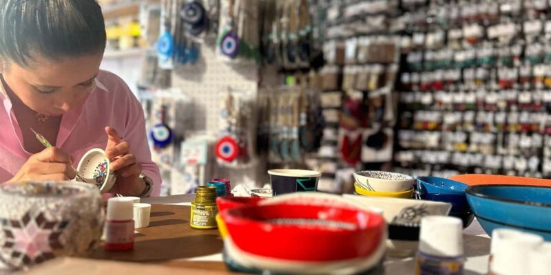 Sydney: Ceramic Plates & Bowls Paint and Sip Classes - A Closer Look at the Sydney Ceramic Paint and Sip Experience