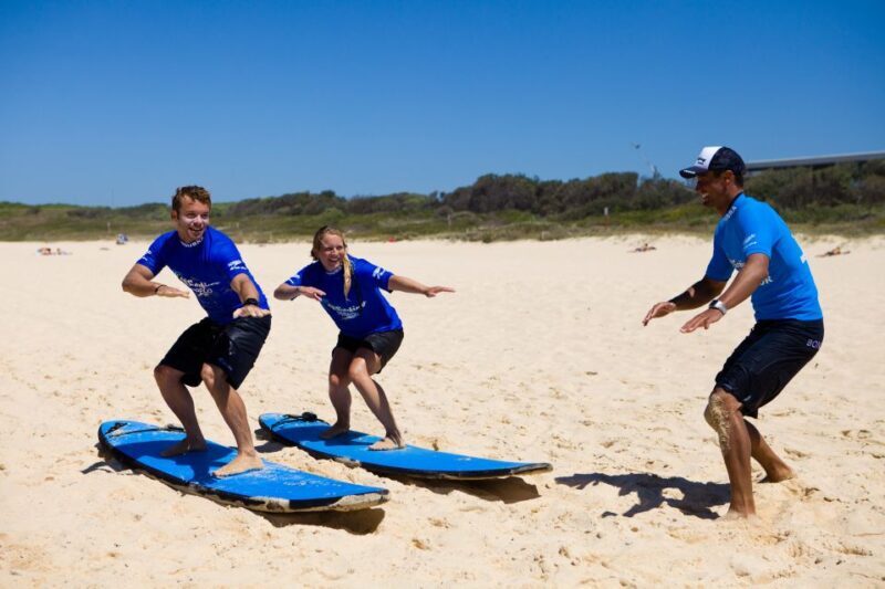 Sydney: Maroubra Surf Lesson - The Group Dynamic and Atmosphere