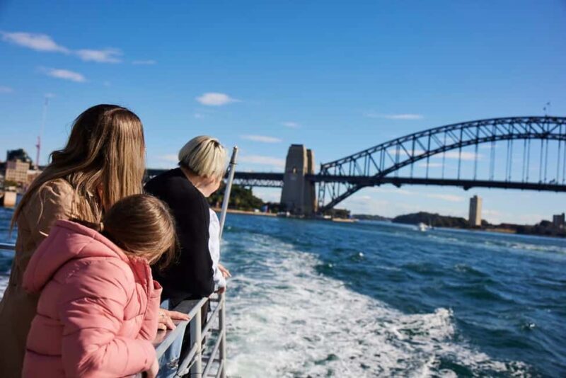Sydney: Mother's Day Harbour Cruise with Lunch and Drinks - The Experience in Detail