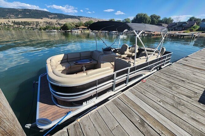 Sylvan Mirage 8522 PartyFish Pontoon Boat Rental - A Relaxed Day on the Water in Kelowna: Sylvan Mirage 8522 PartyFish Pontoon Boat Rental