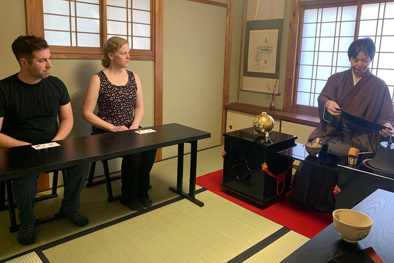 Table-Style Tea Ceremony Experience in Ninenzaka Kyoto - Watch the Tea Master’s Demonstration