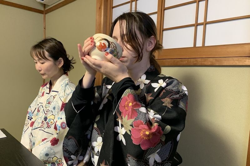 Table-Style Tea Ceremony Experience in Ninenzaka Kyoto - What the Price Buys