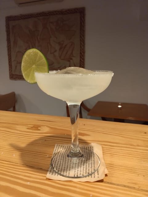 Table Zero: Cocktail Night in Style with Tapas Included - The Essentials in a Nutshell