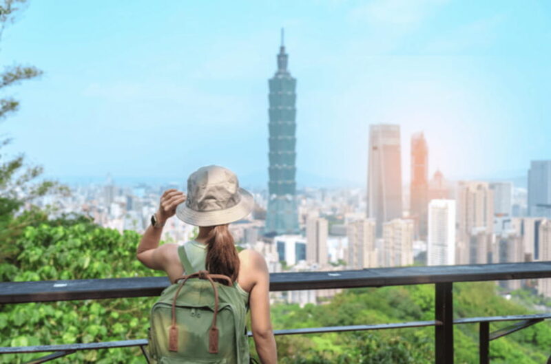 Taipei: City Highlights Private Sightseeing Tour with Guide - Key Points