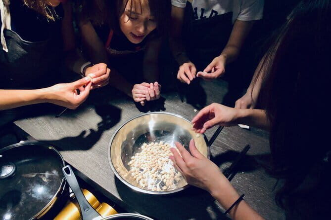 Taipei Fresh Market Tour and Colorful Bubble Tea Making - A Deeper Look at the Taipei Fresh Market Tour and Bubble Tea Making Experience