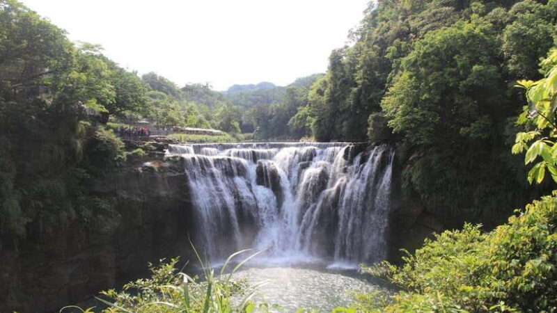 Taipei: Jiufen and Shihfen Half Day Tour - Why This Tour Offers Great Value