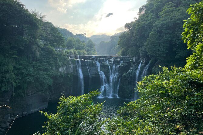 Taipei Jiufen Shifen Sky Lanterns and Keelung Night Market - A Deep Dive into the Taipei Jiufen Shifen Sky Lanterns and Keelung Night Market Tour