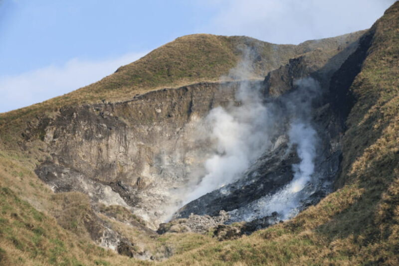 Taipei: Yangmingshan & Beitou Full-Day Tour - Soaking in the Hot Springs at Beitou