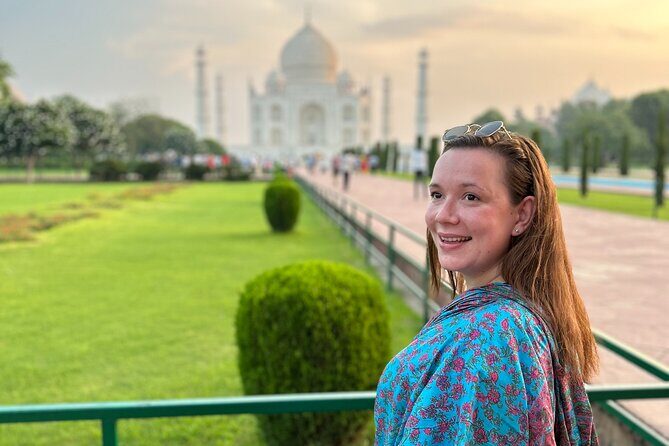 Taj Mahal & Agra Fort Day Trip : A Memorable Day Trip from Delhi - An In-Depth Look at the Taj Mahal & Agra Fort Day Trip