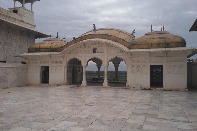 Taj Mahal, Agra Fort, & Fatehpur Sikri Day trip From Delhi by car - FAQ