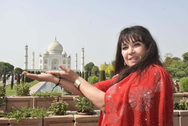 Taj Mahal Day Trip from Delhi by Gatimaan Express Train - The Lunch Experience