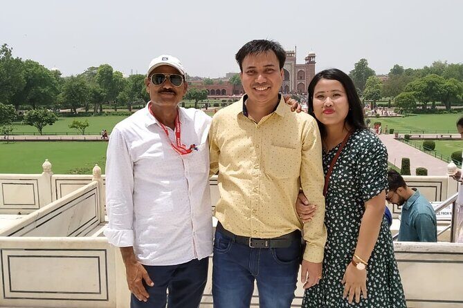 Taj Mahal Luxury Tour Package by Car - FAQ
