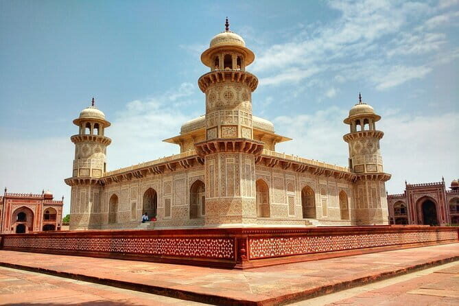 Taj Mahal Private Day Tour From Delhi with Transportation - An In-Depth Look at the Taj Mahal Private Day Tour