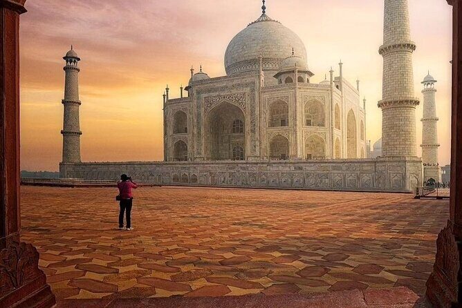 Taj Mahal Sunrise Private Guided Tour - Exploring Agra Fort: Mughal Grandeur