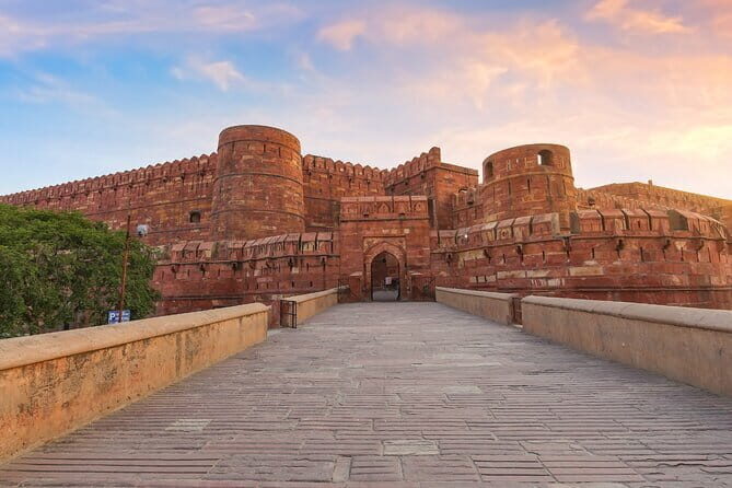 Taj Mahal Tour with Fatehpur Sikri and Agra Fort by Car - FAQ