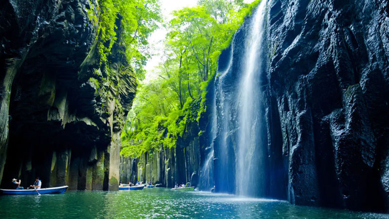 Takachiho Private Car Charter Day Tour: Takachiho Gorge, Takachiho Shrine, Ama-Iwato Shrine, Ama-no-Yasukawara, Miniature Train | Customized Private Group Itinerary - The useful details at a glance