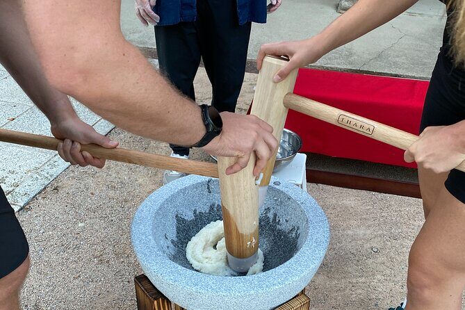 Takayama Mochi Making Experience in a Buddhist Temple - A Closer Look at the Takayama Mochi Making Experience