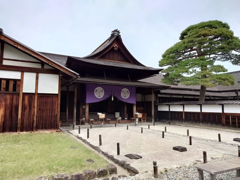 Takayama & Shirakawa-go One Day Tour from Takayama - Takayama’s wooden lanes and local market